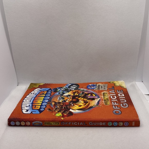 Skylanders Giants Master Eon’s Official Guide Activision Skylanders Universe - Picture 12 of 13